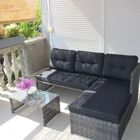 & Tea بيت ضيافة