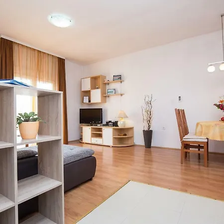 بيت ضيافة & Tea زادار