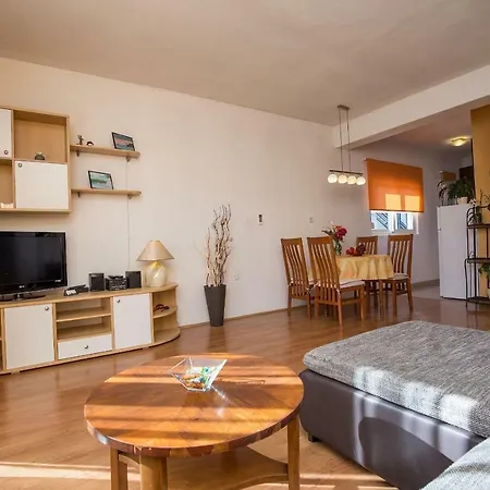 & Tea بيت ضيافة 3*